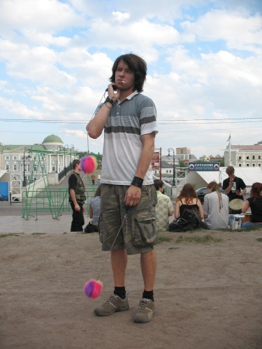 Решил покурутить пои мальца )))